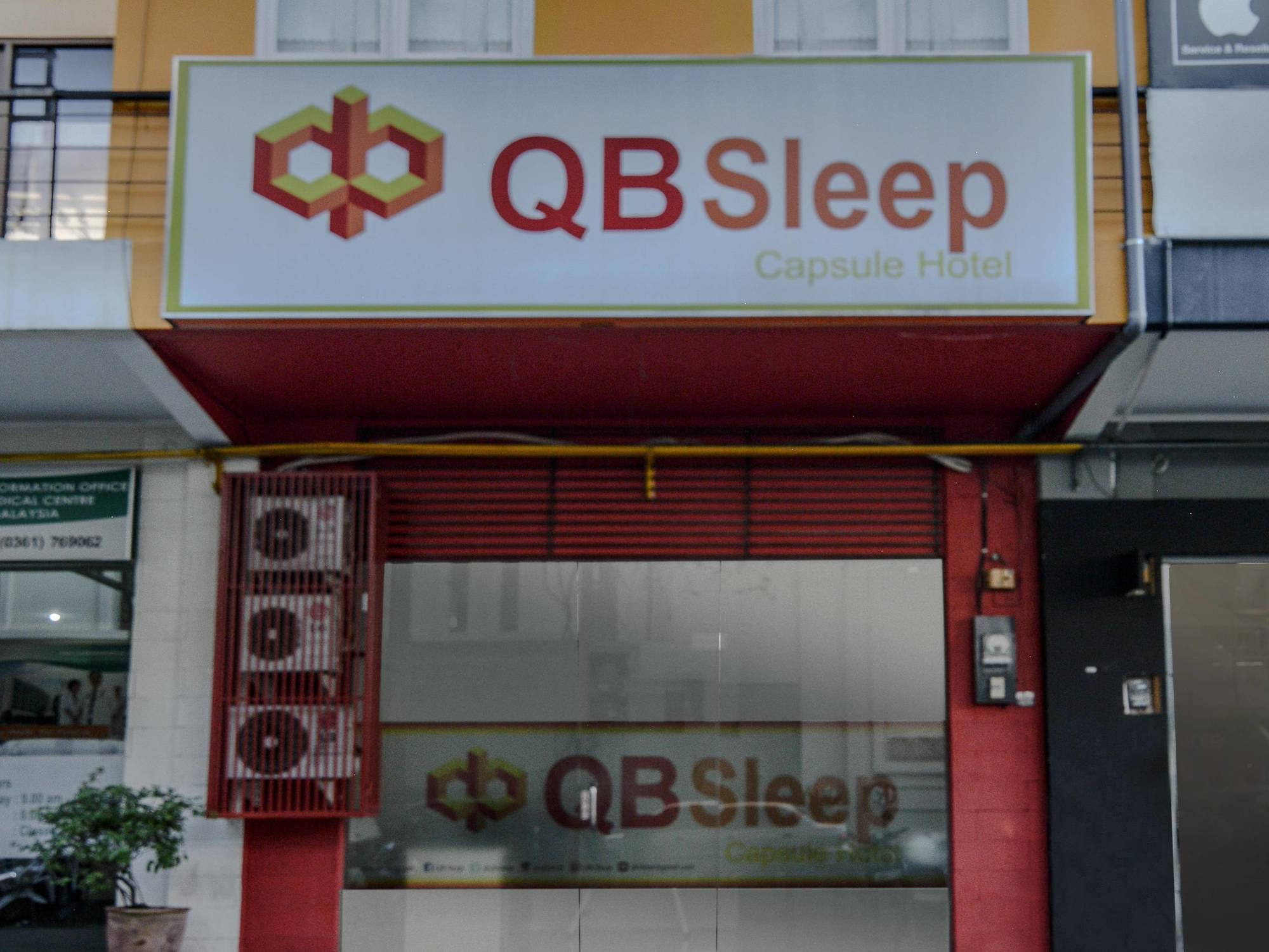 Qb Sleep Capsule Hotel Kuta Lombok Buitenkant foto